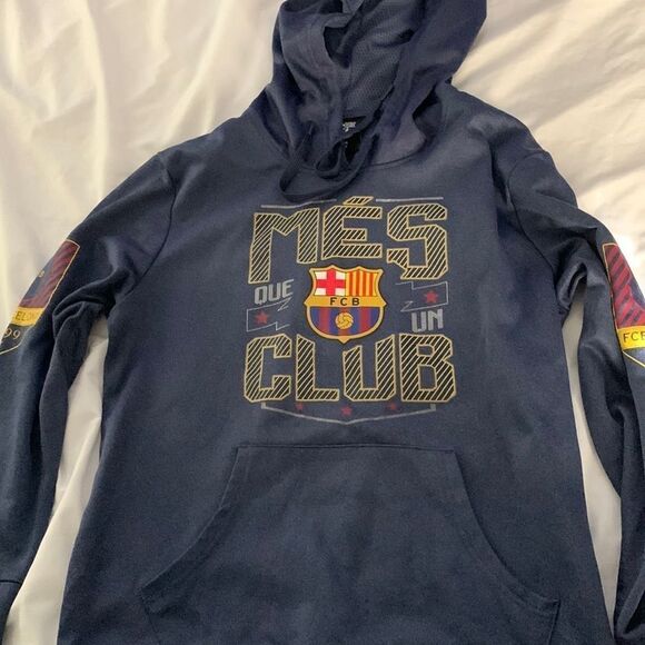 FCB Barcelona Official Merchandise "Mes que un Club" Soccer Hoodie - Picture 1 of 3